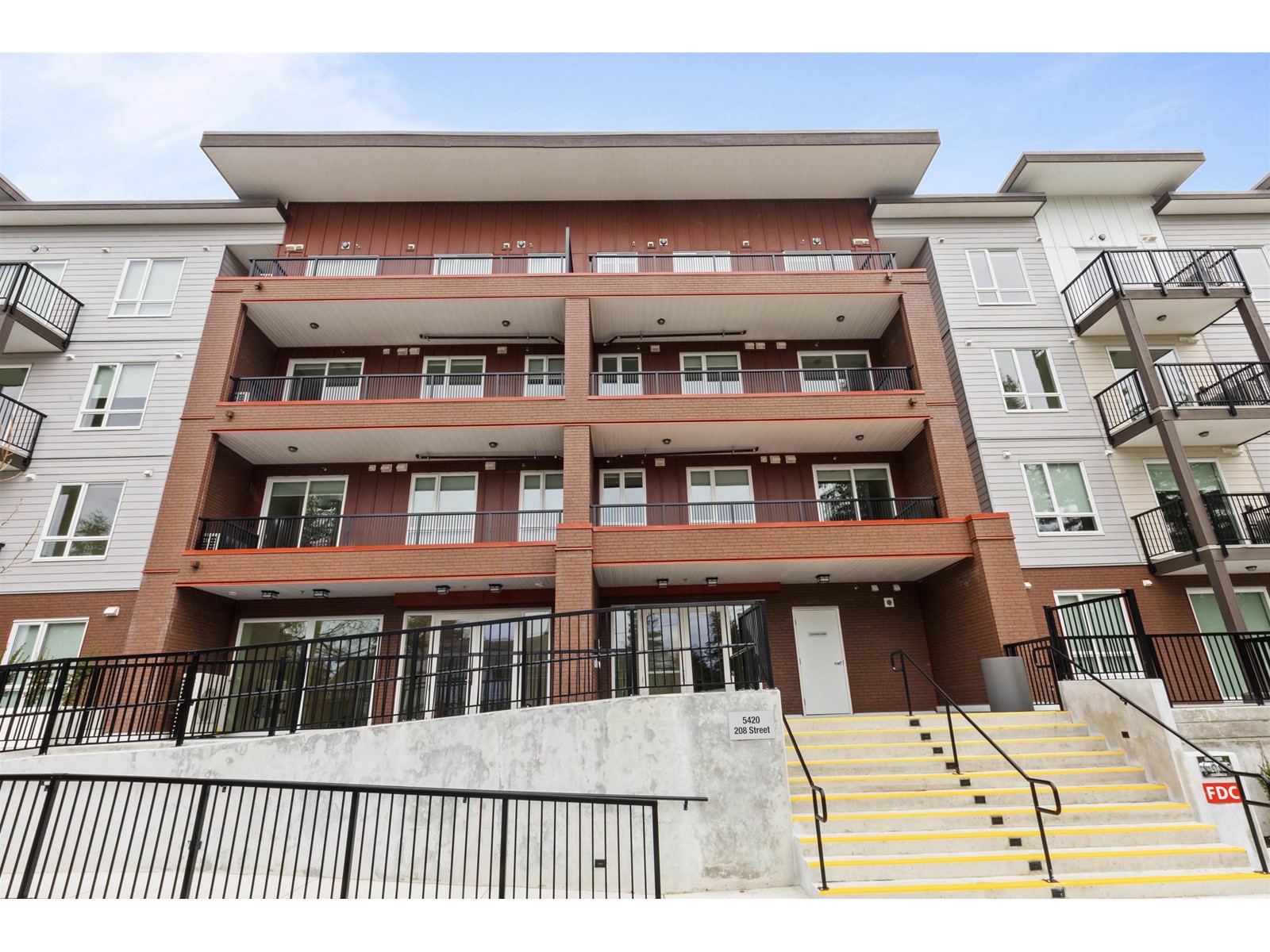 105-5420 208 Street, Langley, BC, V3A 2J9