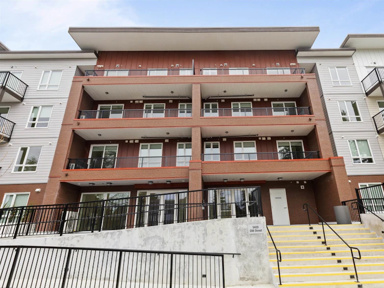 105-5420 208 Street, Langley, BC, V3A 2J9