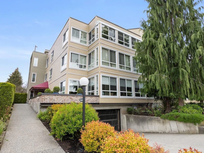 102 - 1467 Martin Street, Surrey BC V4B 3W8
