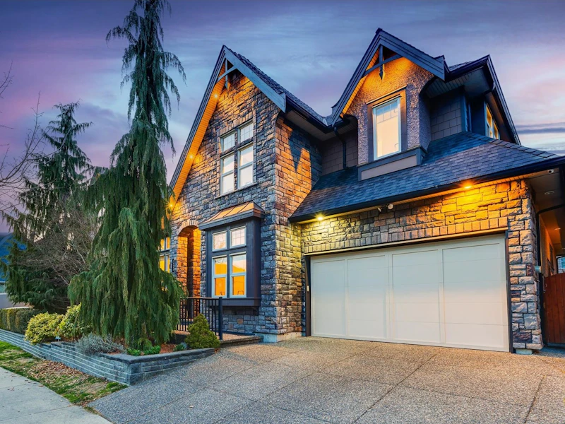 16223 27a Avenue, Surrey BC V3Z 6R8