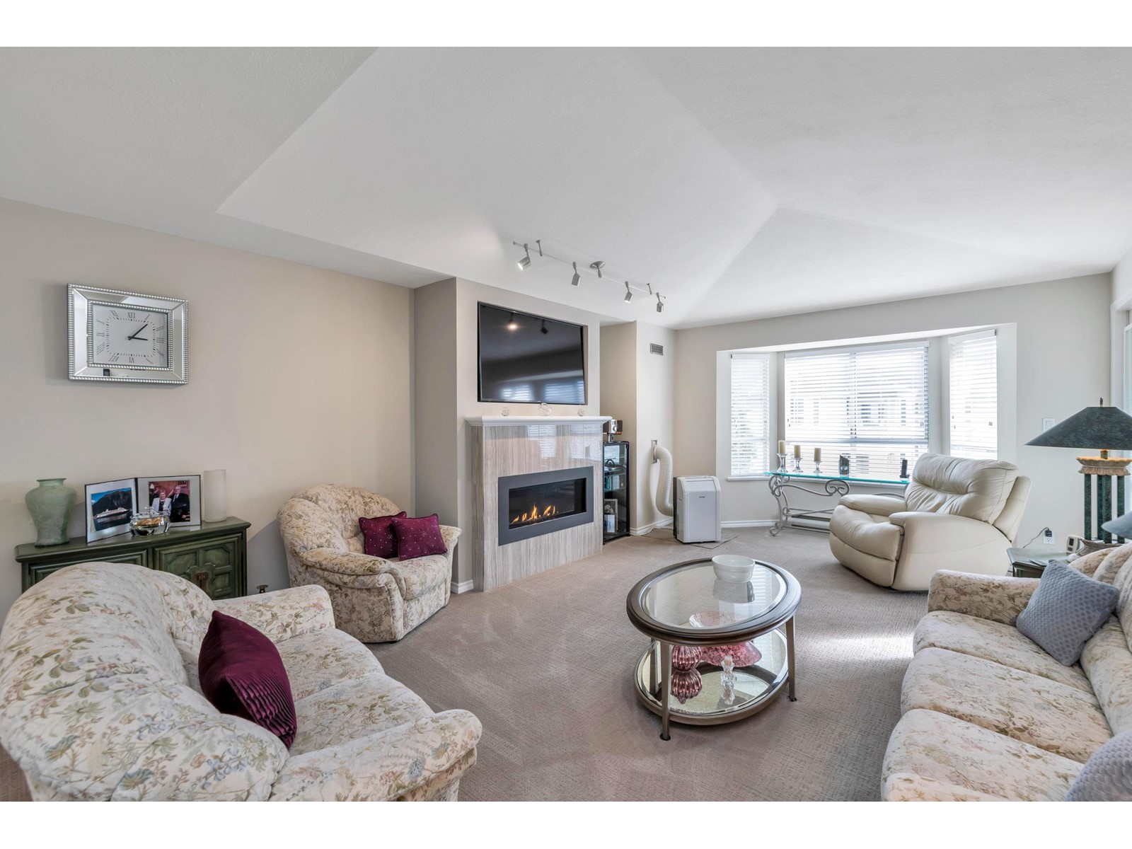 308-6440 197, Langley, BC, V2Y 1H9