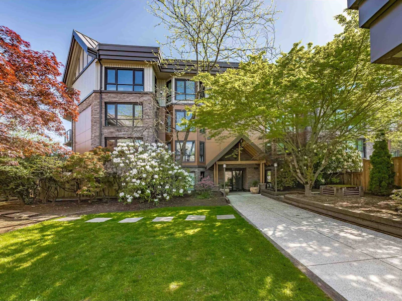 302 - 9962 148th Street, Surrey BC V3R 0P9