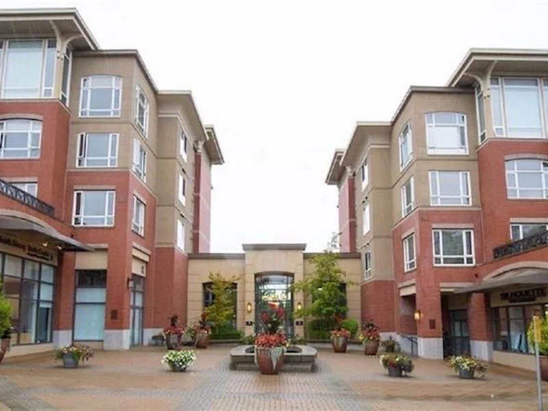 314 - 2970 King George Boulevard, Surrey BC V4P 0E6