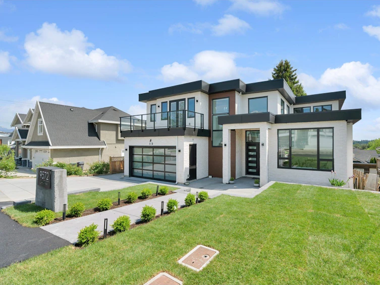 9572 162a Street, Surrey, BC, V4N 2B8