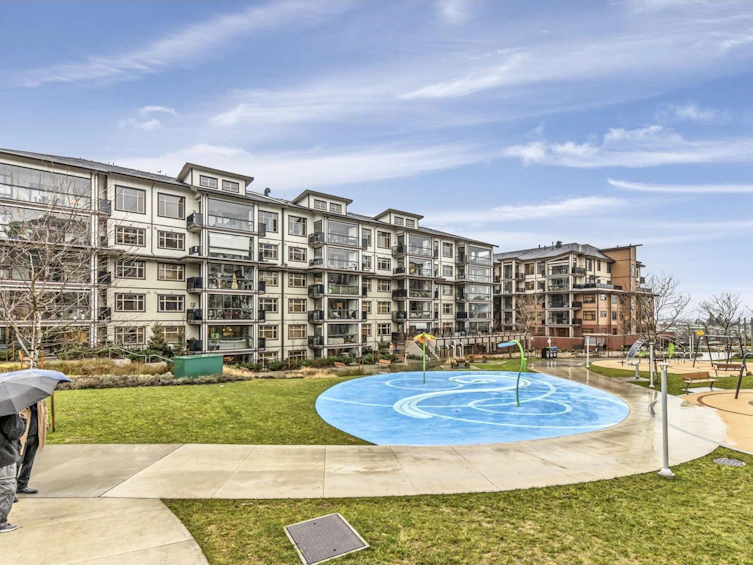 610-8558 202b Street, Langley, BC, V2Y 3L4