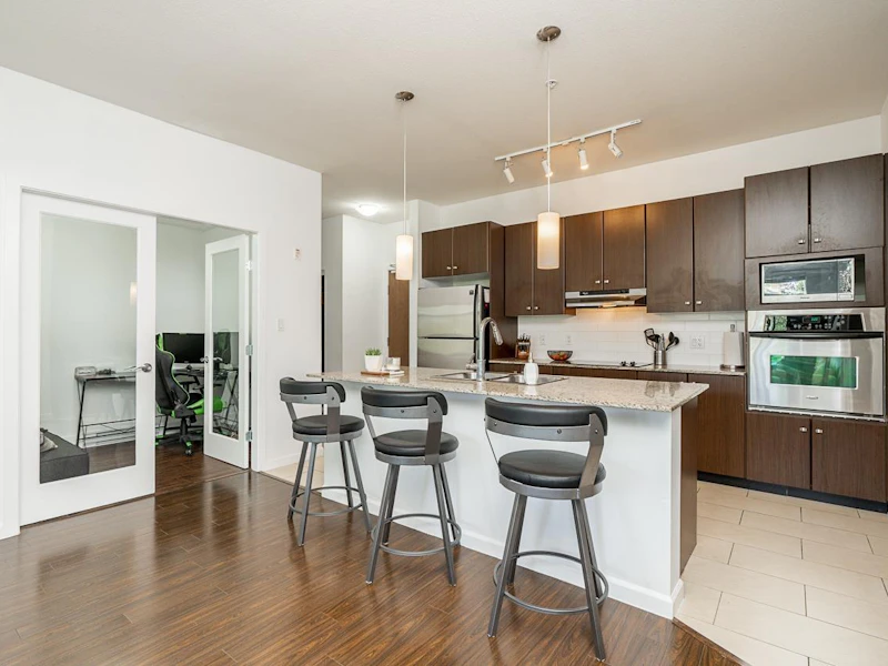 316 - 15388 101st Avenue, Surrey BC V3R 4H1