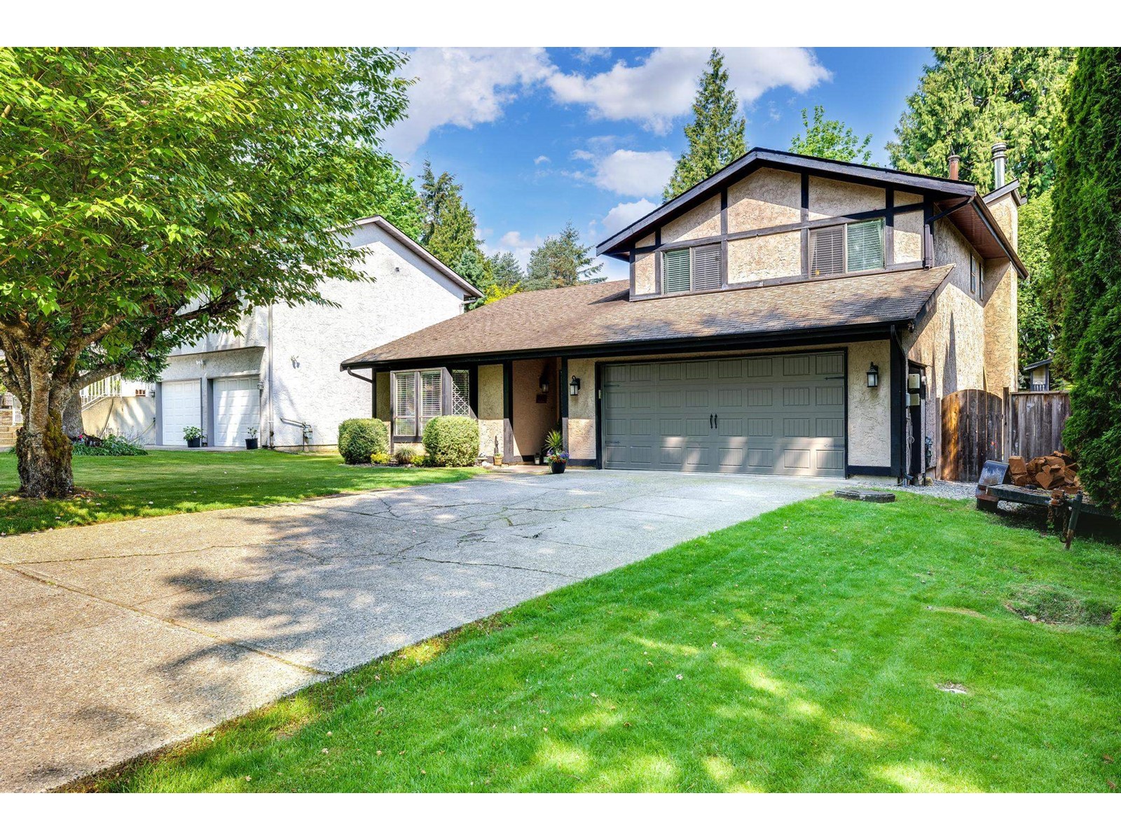 15863 102a Avenue, Surrey, BC, V4N 2M8