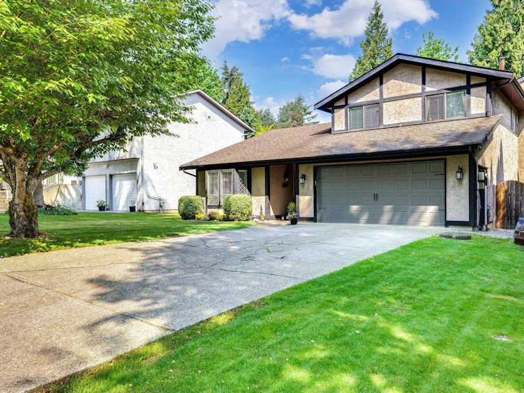 15863 102a Avenue, Surrey, BC, V4N 2M8