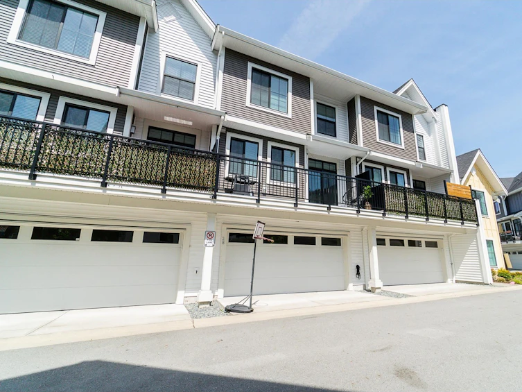 28-5945 176a Street, Surrey, BC, V3S 0A2