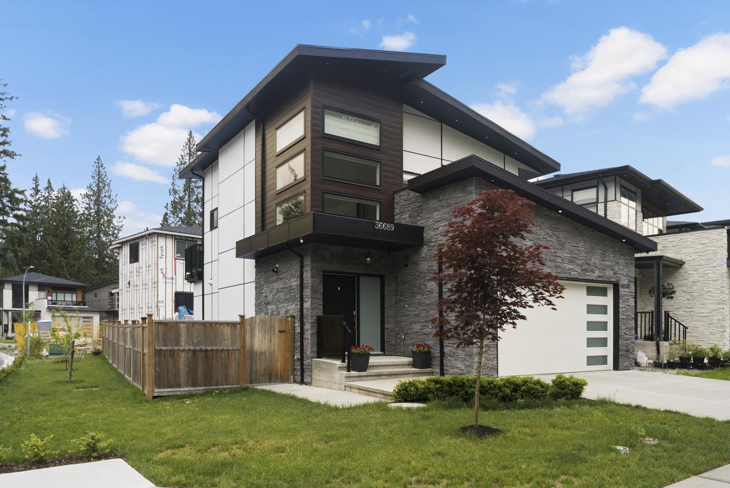 36689 Dianne Brook Avenue, Abbotsford, BC, V3G 2L1