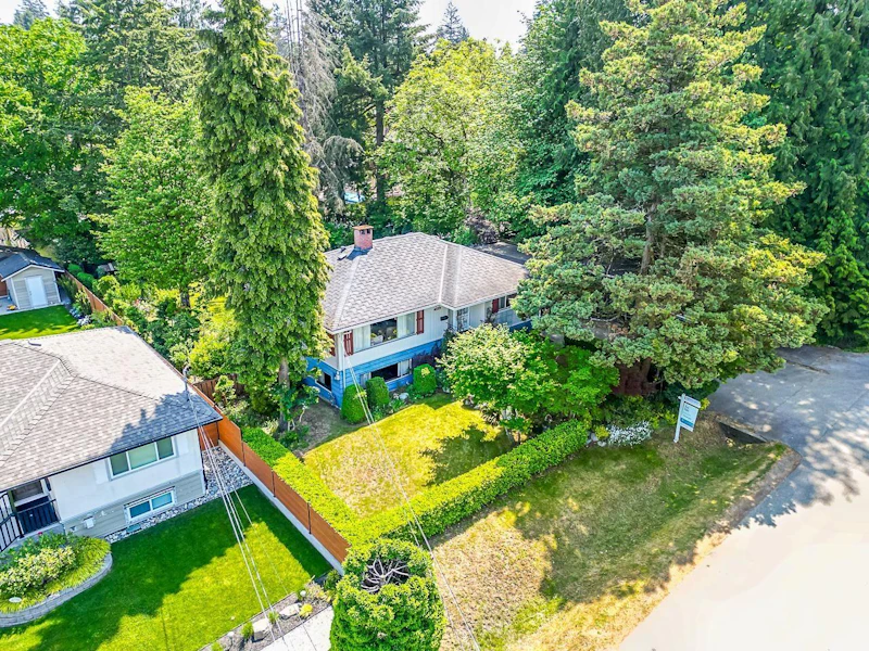 11452 139a Street, Surrey BC V3R 3G1