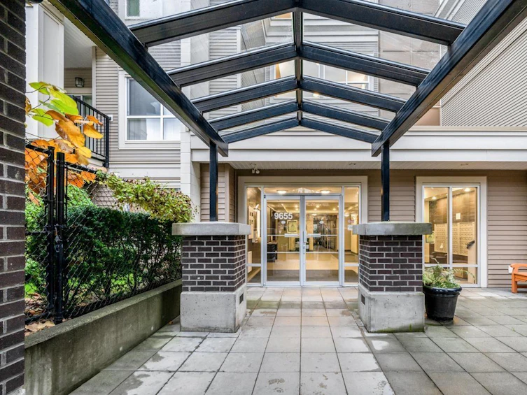 214-9655 King George Boulevard, Surrey, BC, V3T 0C7