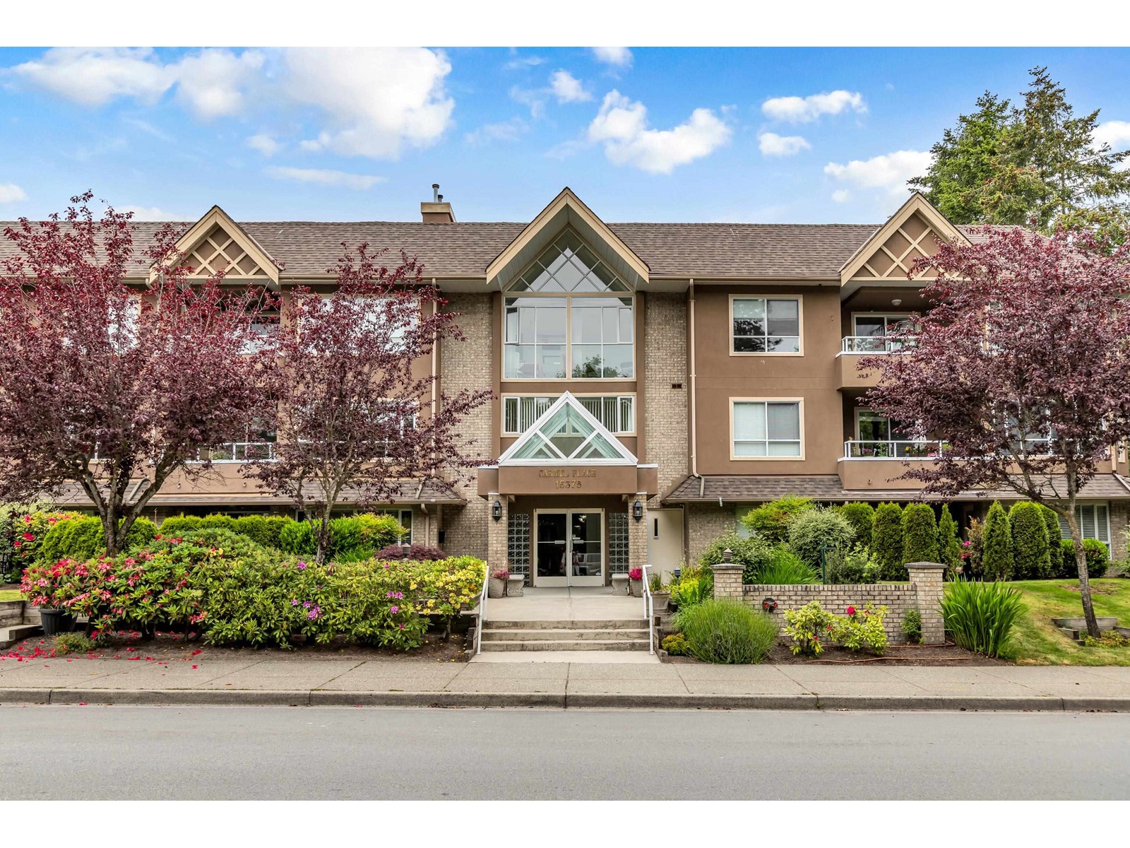 207-15375 17 Avenue, Surrey, BC, V4A 1T8