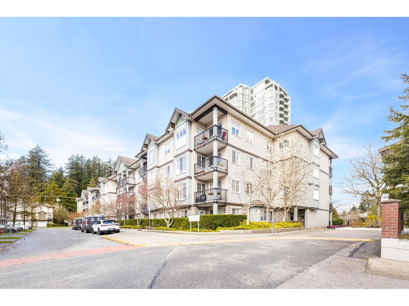 202-14877 100 Avenue, Surrey, BC, V3R 3H1