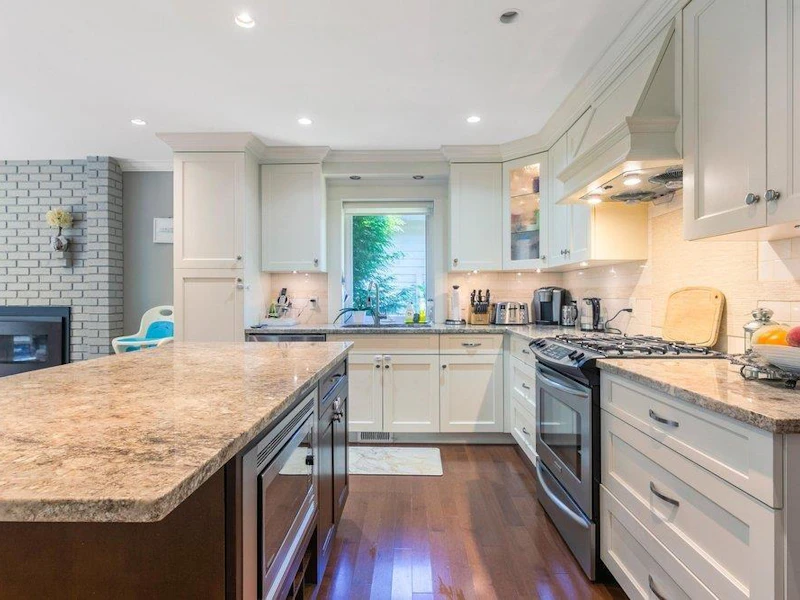 1638 133a Street, Surrey BC V4A 6H5