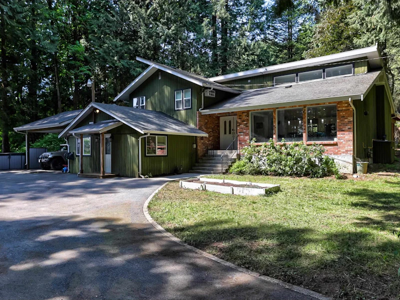8153 Loftus Street, Mission BC V4S 1J9