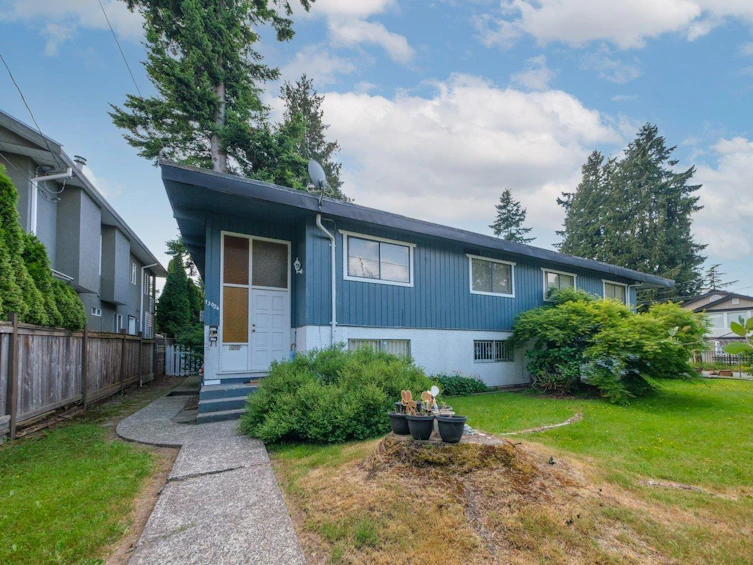 13022-13022 13024 103a Avenue, Surrey, BC, V3T 1S5