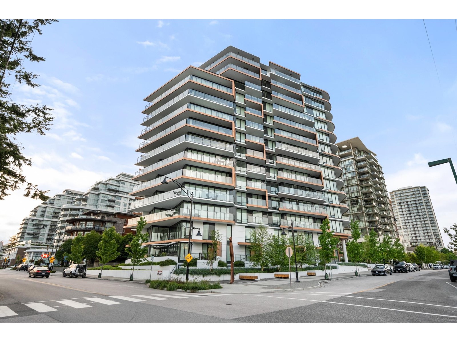 406-1439 George St Street, Surrey, BC, V4B 0B9