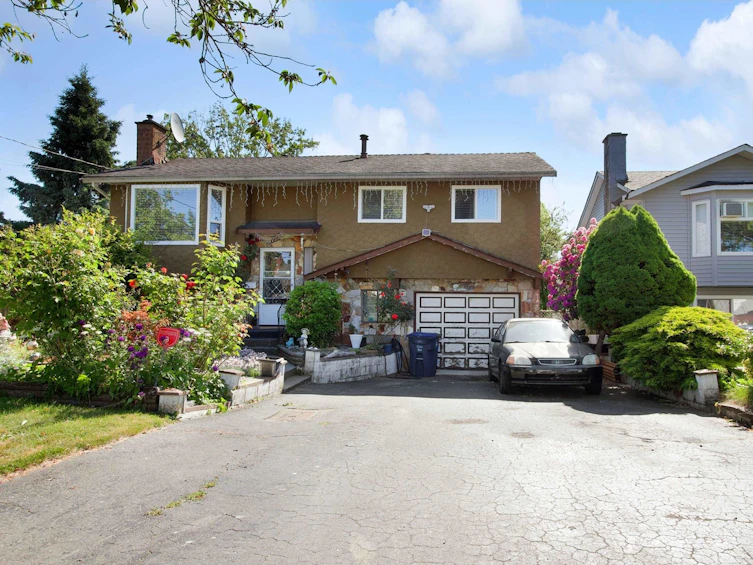 6716 135 Street, Surrey, BC, V3W 7K6