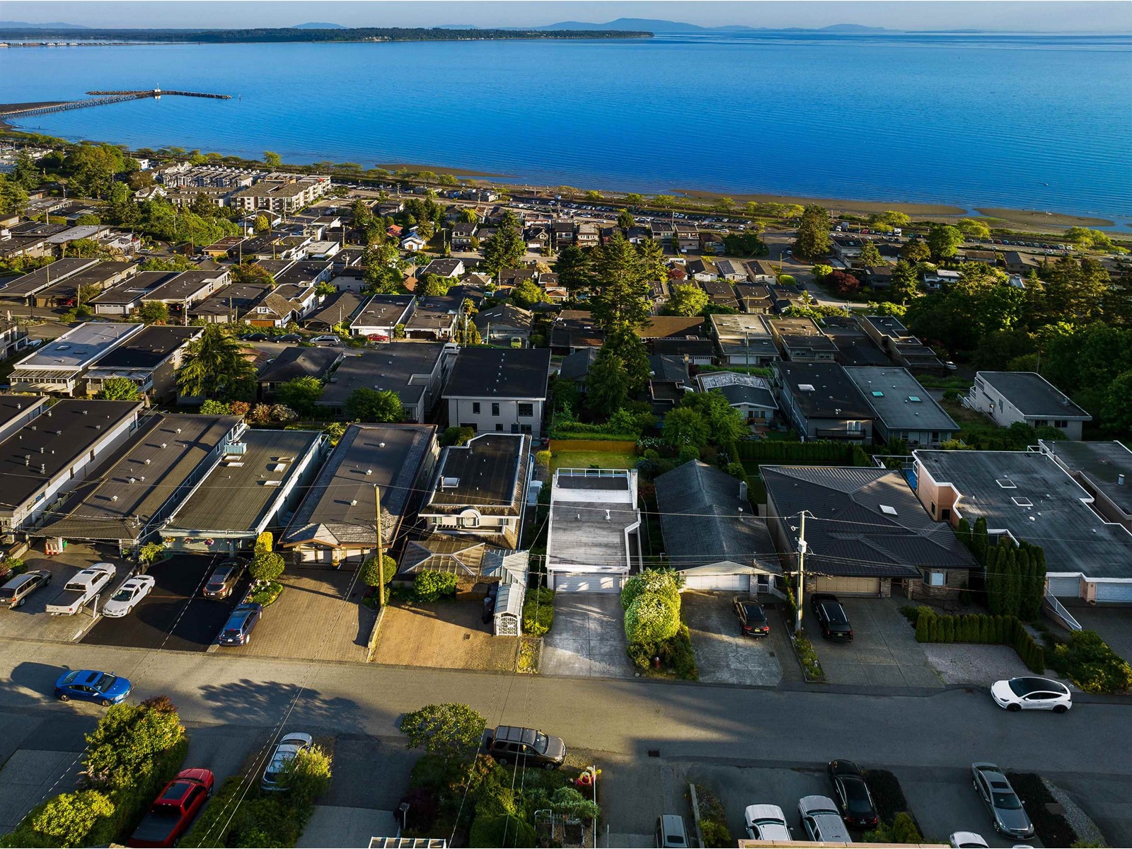 14736 Oxenham Avenue, Surrey, BC, V4B 2H7