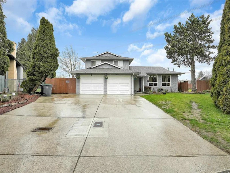 9225 136b Street, Surrey BC V3V 7J1