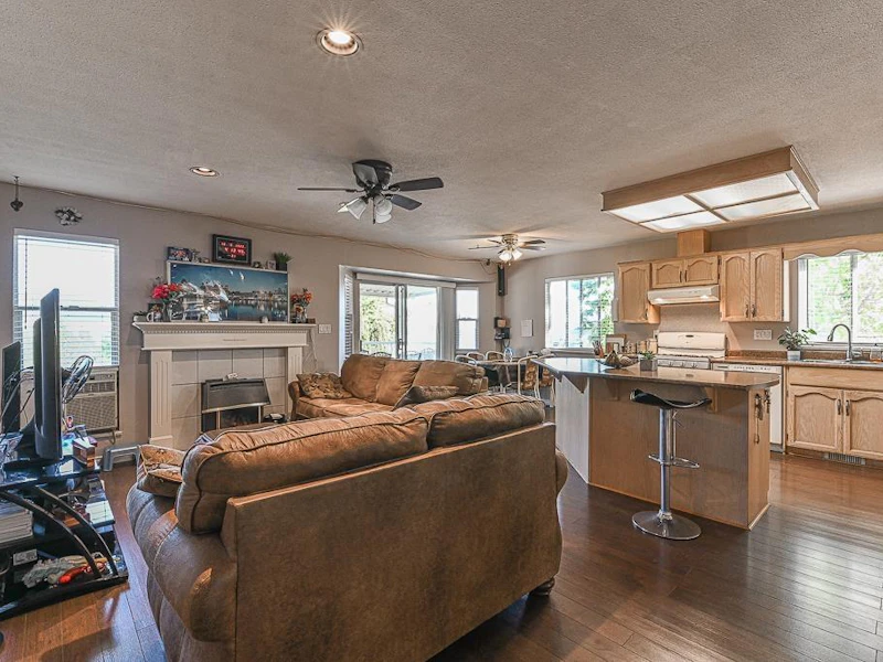 3082 Goldfinch Street, Abbotsford BC V2T 5J4