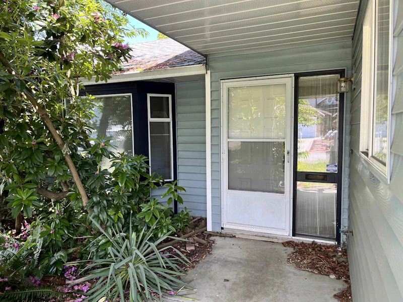 8542 121st Street, Surrey BC V3W 9R2