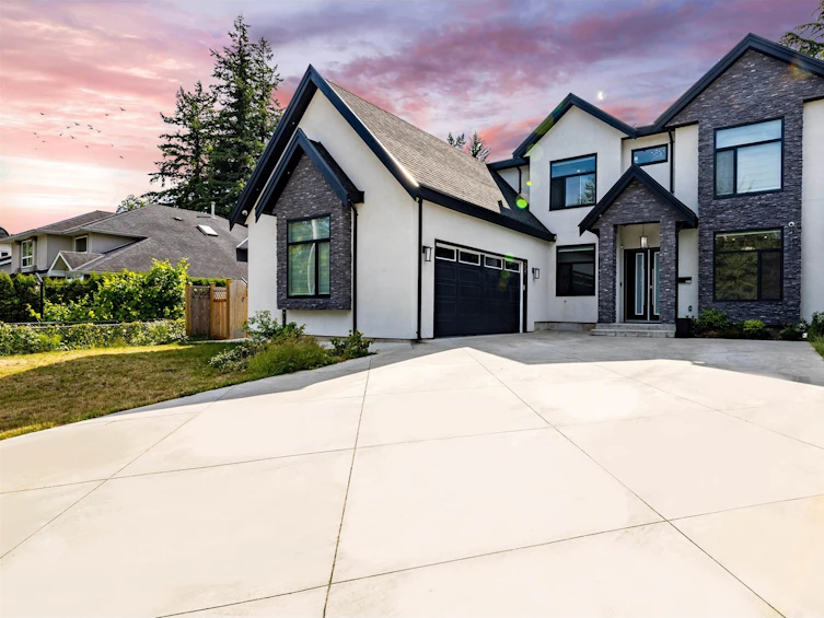 2211 154 Street, Surrey, BC, V4A 4S6