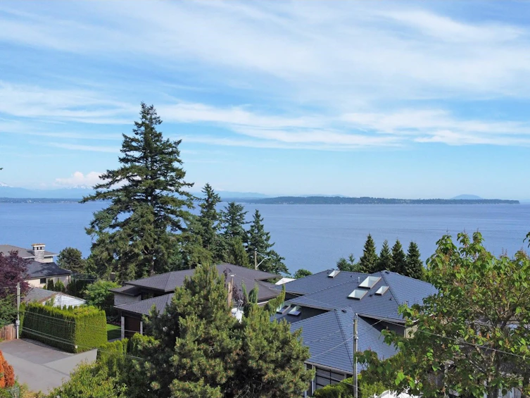 13036 Marine Drive, Surrey, BC, V4A 1E4