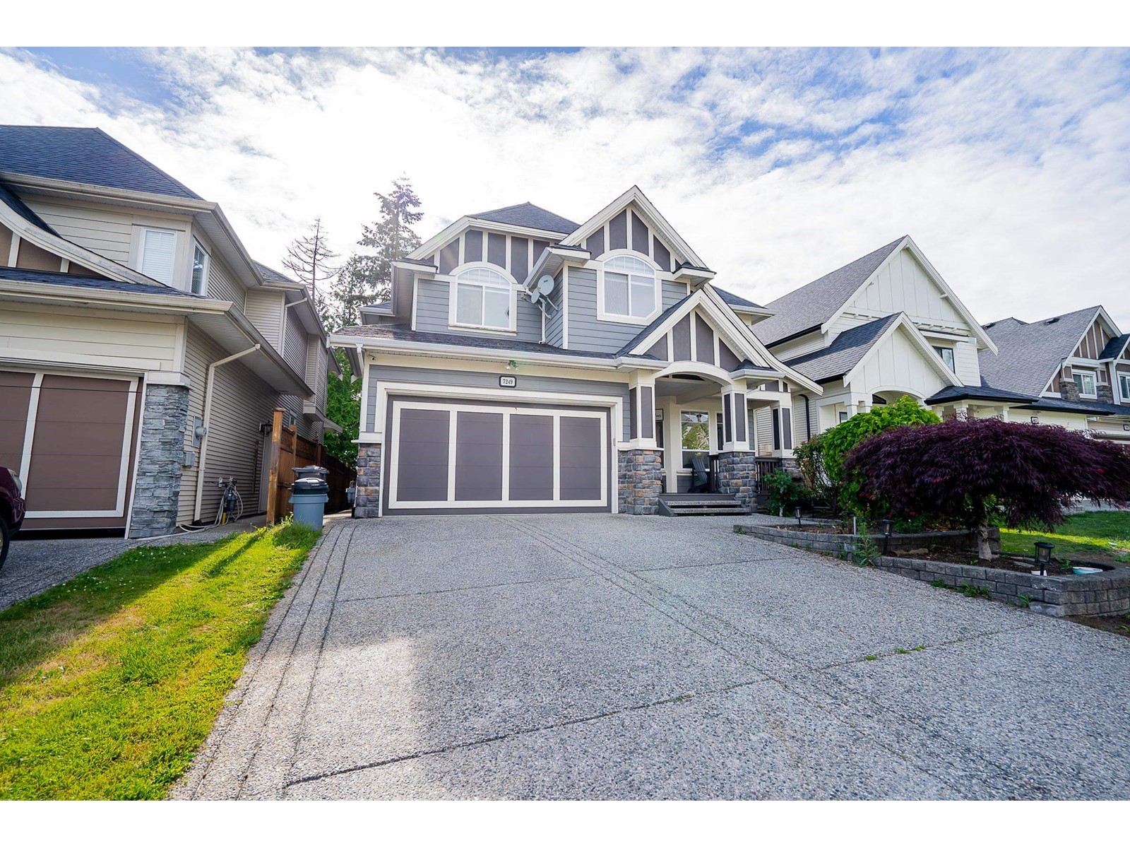 7249 201 Street, Langley, BC, V2Y 3G2