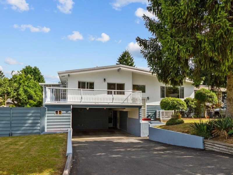 15051 Peacock Place, Surrey BC V3R 4W5