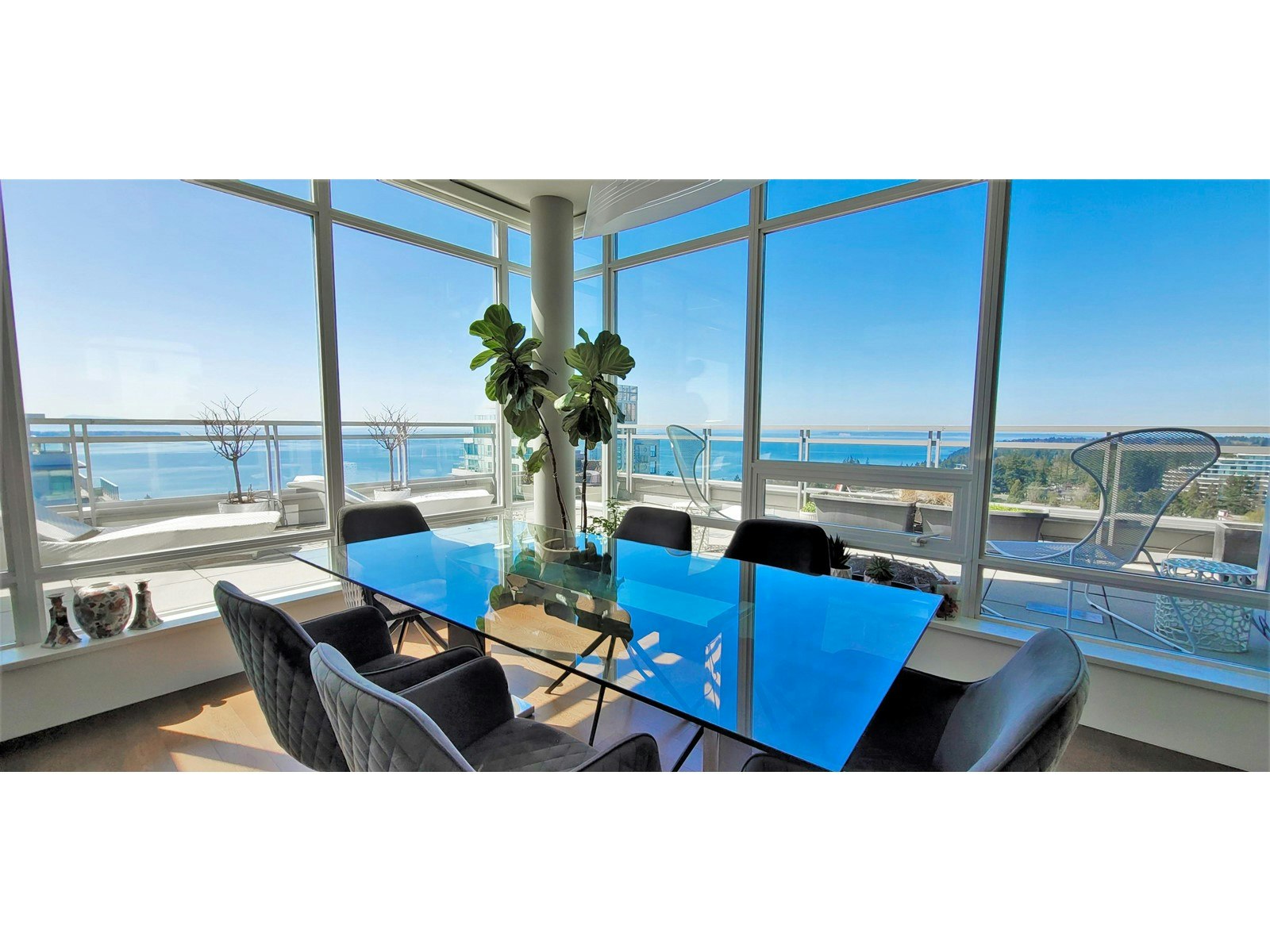 1602-1473 Johnston Road, Surrey, BC, V4B 0A2
