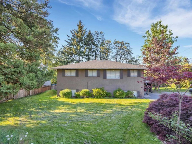 13889 115 Avenue, Surrey, BC, V3R 5Y3