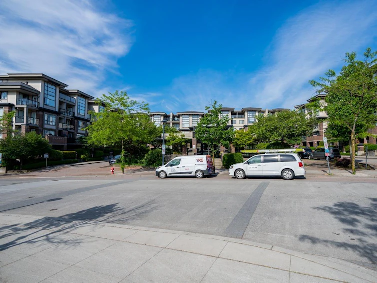 220-10866 City Parkway, Surrey, BC, V4A 6V8