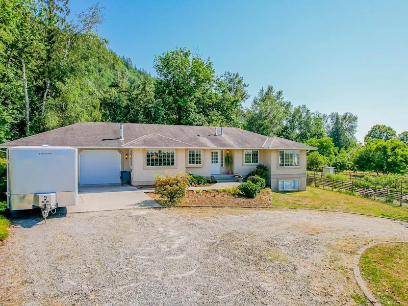 35494 Hallert Road, Abbotsford BC V3G 1R2