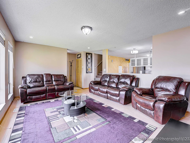 6735 134th Street, Surrey BC V3W 4S5