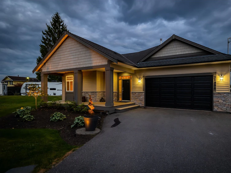 21886 64 Avenue, Langley, BC, V2Y 2N7