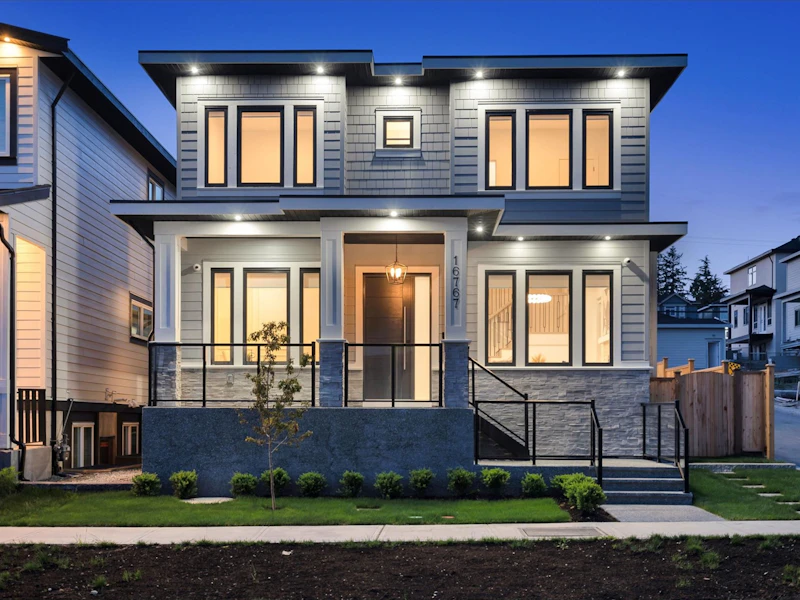 16767 15a Avenue, Surrey BC