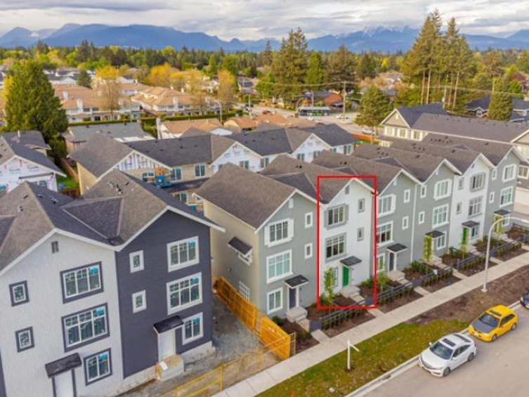 44-15489 99a Avenue, Surrey, BC, V3R 0G9