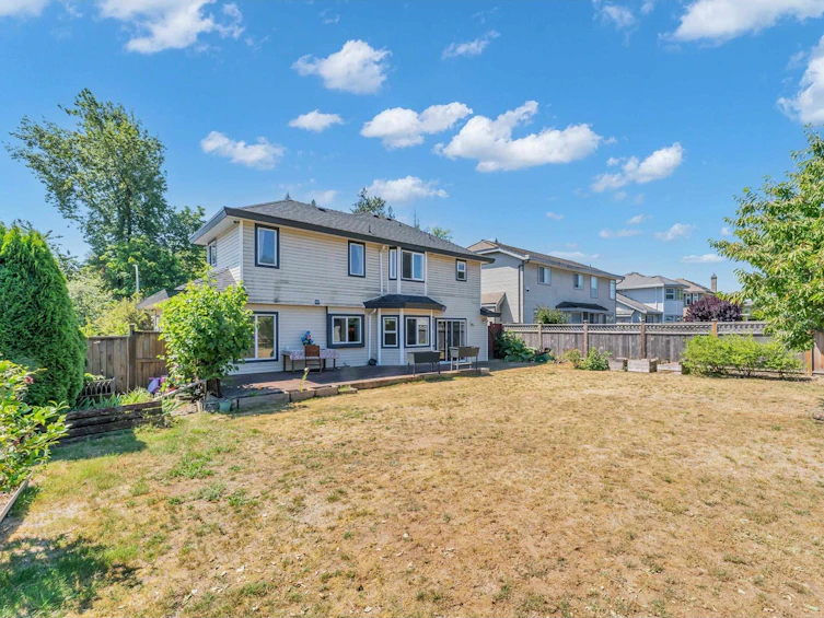 15591 111a Avenue, Surrey, BC, V3R 0J6