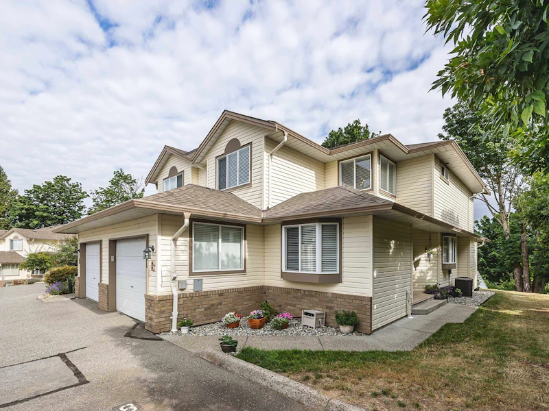 8 - 3222 Immel Street, Abbotsford BC V2S 4L2