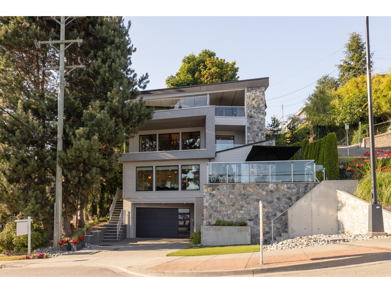 15031 Victoria Avenue, Surrey, BC, V4B 1G2