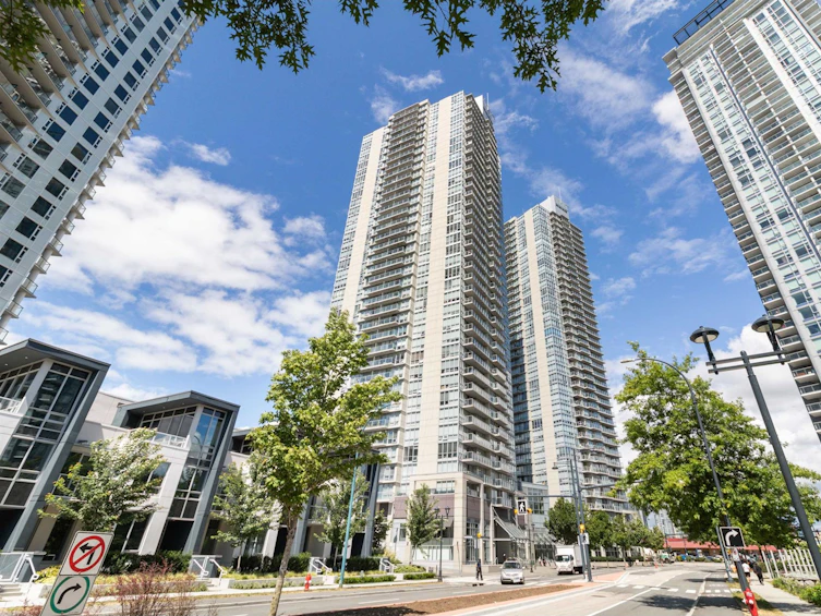 1706-9981 Whalley, Surrey, BC, V3T 0G6