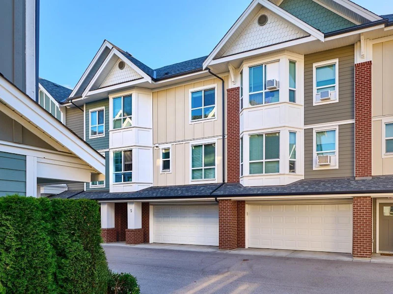 5 - 20723 Fraser Highway, Langley BC