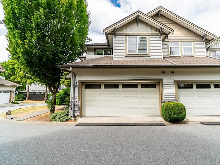 25-14453 72 Avenue, Surrey, BC, V3S 2E6