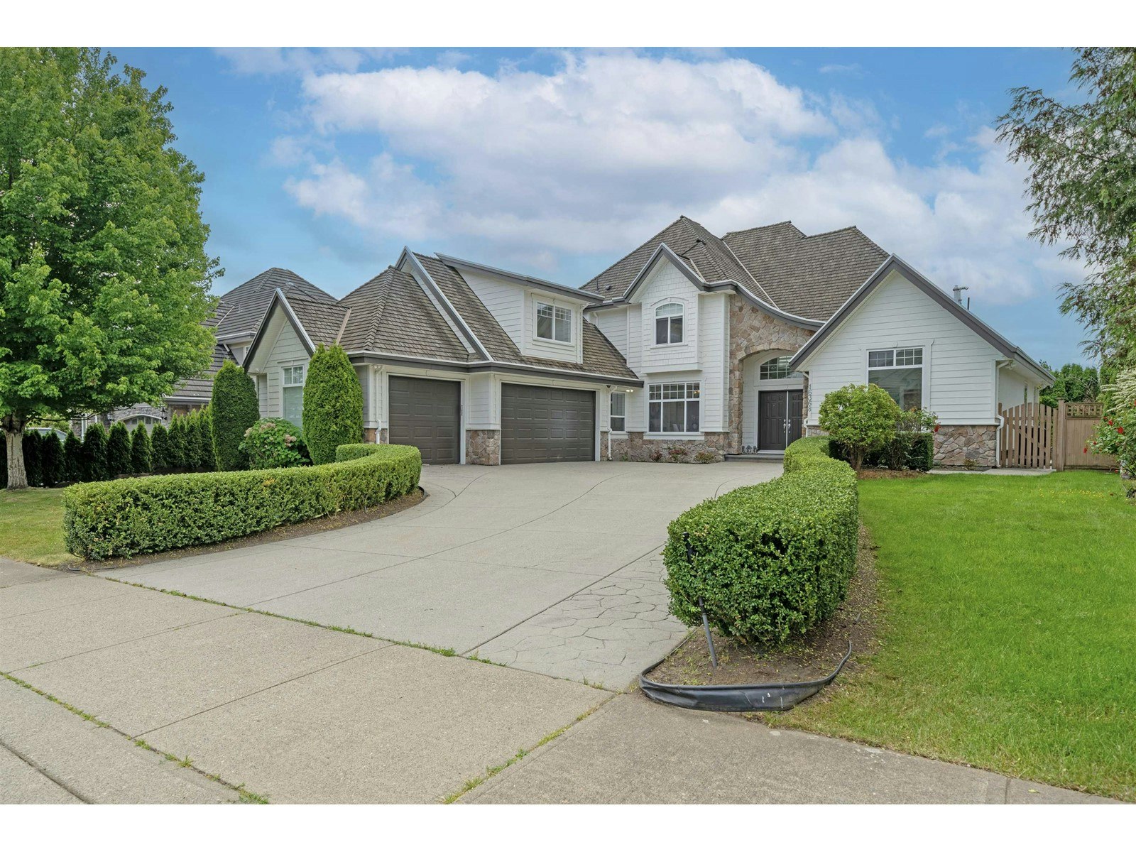 16368 36a Avenue, Surrey, BC, V3Z 0M1