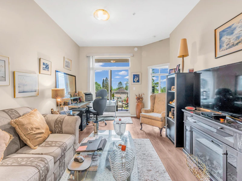 523 - 13789 107a Avenue, Surrey BC V3T 0B8