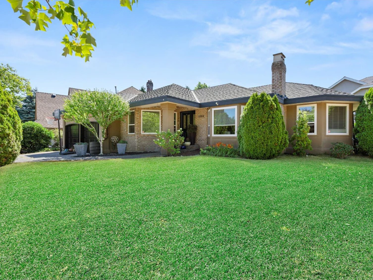 14864 25a Avenue, Surrey, BC, V4P 1N8