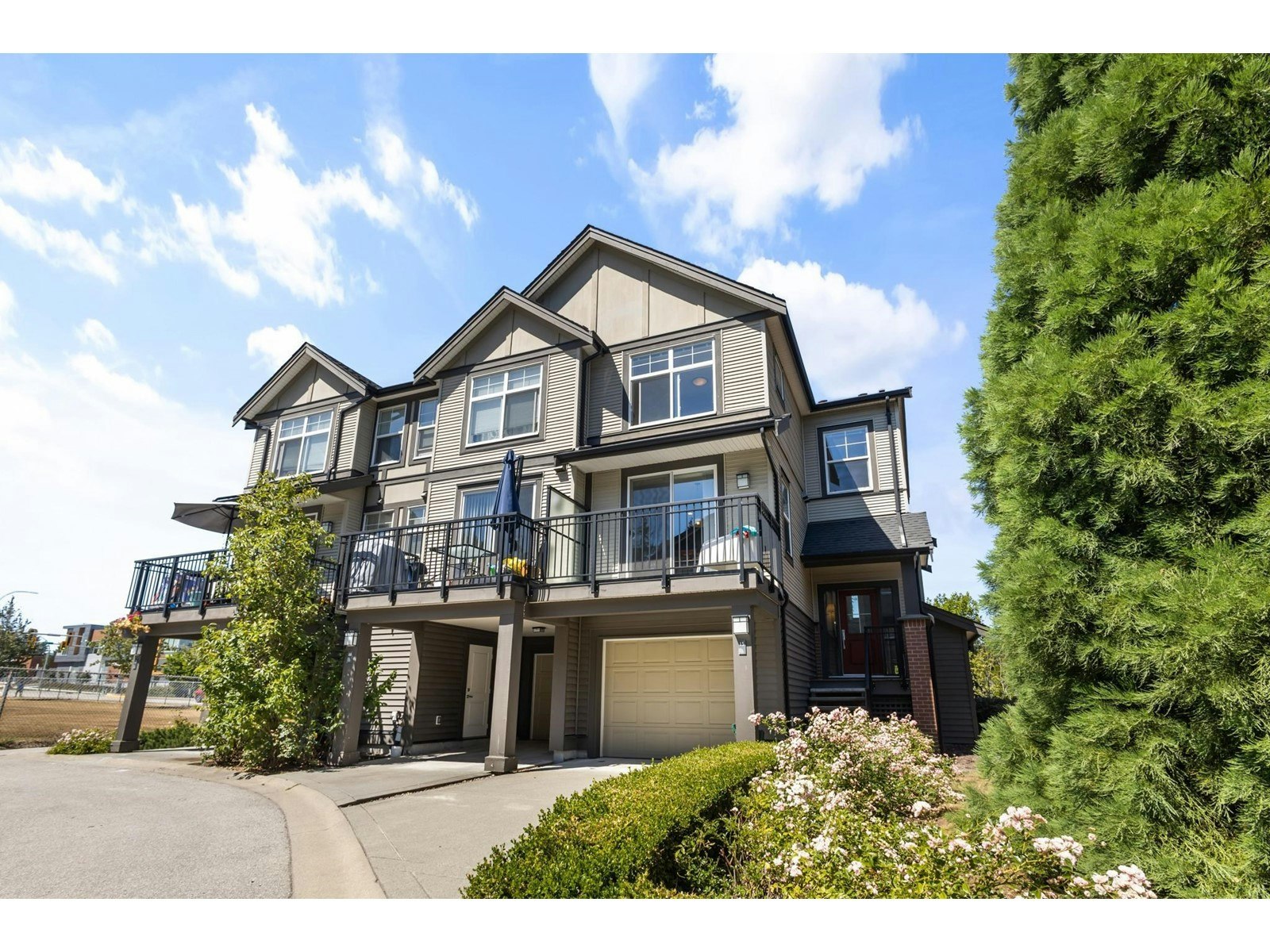 15-15788 104th Avenue, Surrey, BC, V4N 6M6