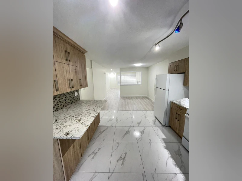 102 - 7881 120a Street, Surrey BC V3W 0Y7